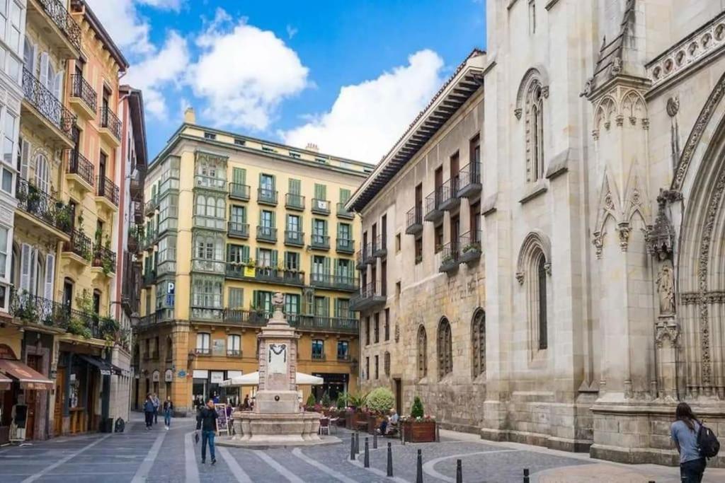 Calida Estancia Descubre La Ciudad ビルバオ エクステリア 写真
